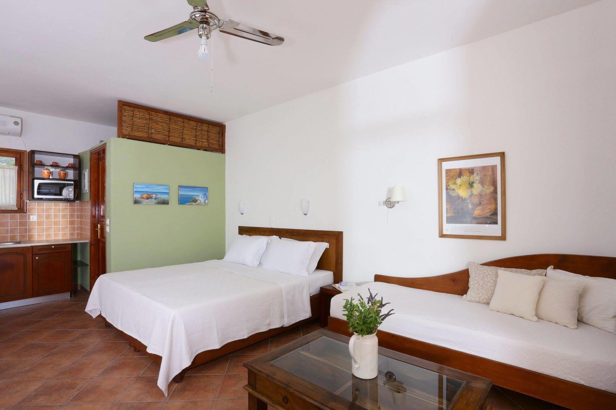 9 Muses - Paros Aparthotel Kültér fotó