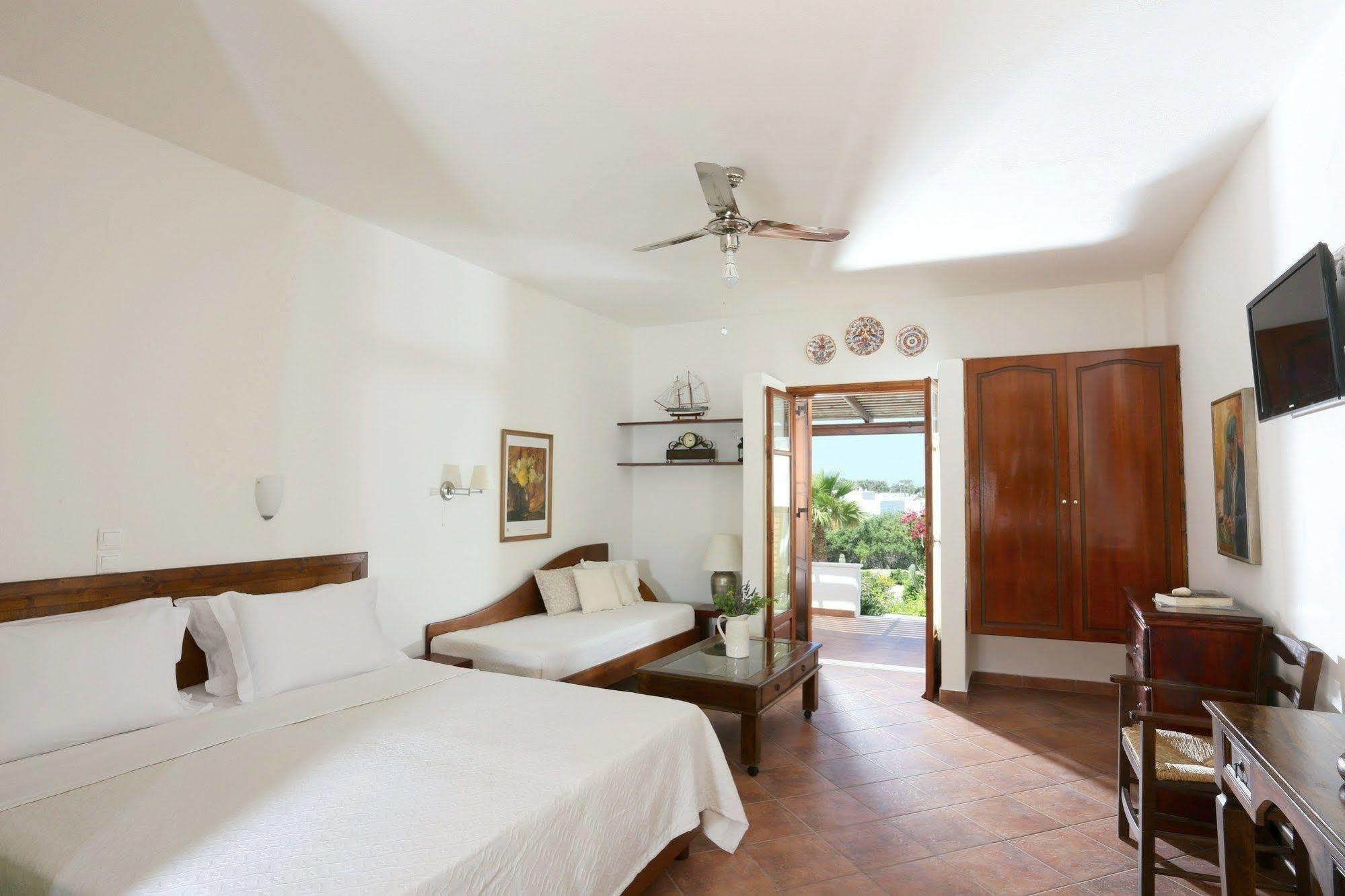 9 Muses - Paros Aparthotel Kültér fotó